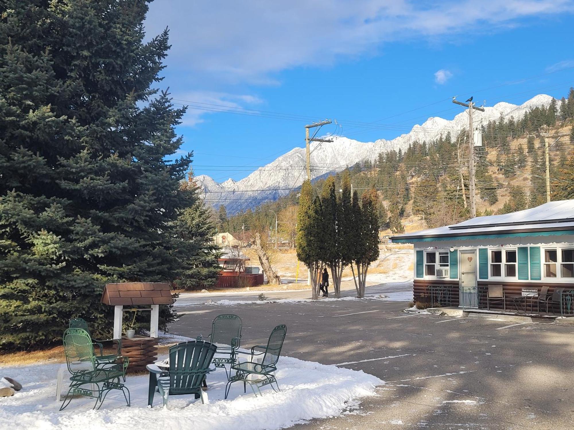 Lido Motel Radium Hot Springs Exteriör bild